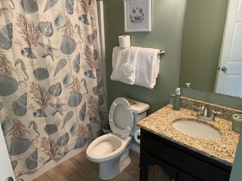 2nd Bathroom 