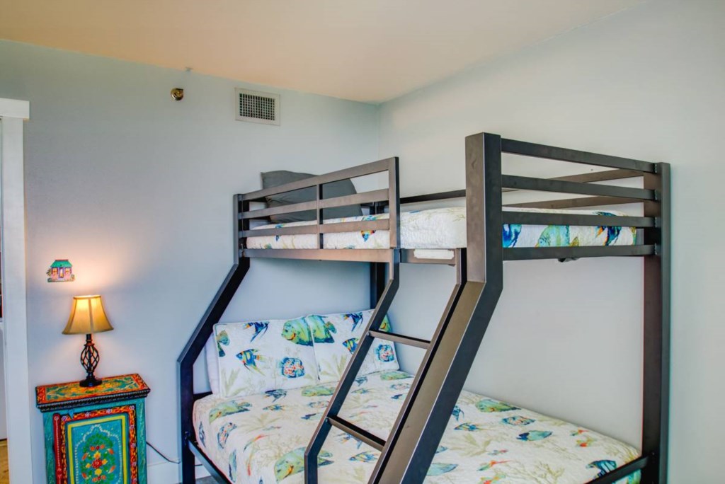 Guest bedroom with full and twin bunk bed