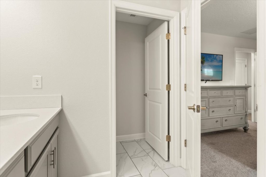 5 bedroom vacation townhouse at Storey Lake - Image 23