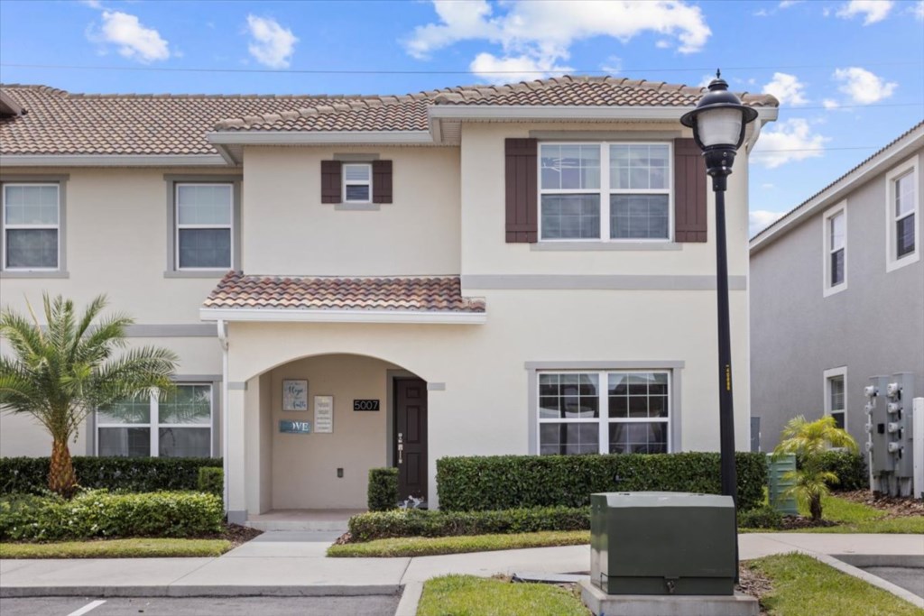 5 bedroom vacation townhouse at Storey Lake - Image 28