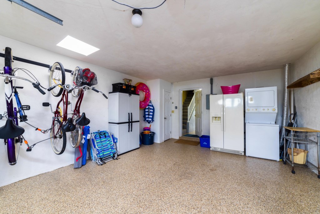 Garage with Washer/Dryer (bikes not included in rental)