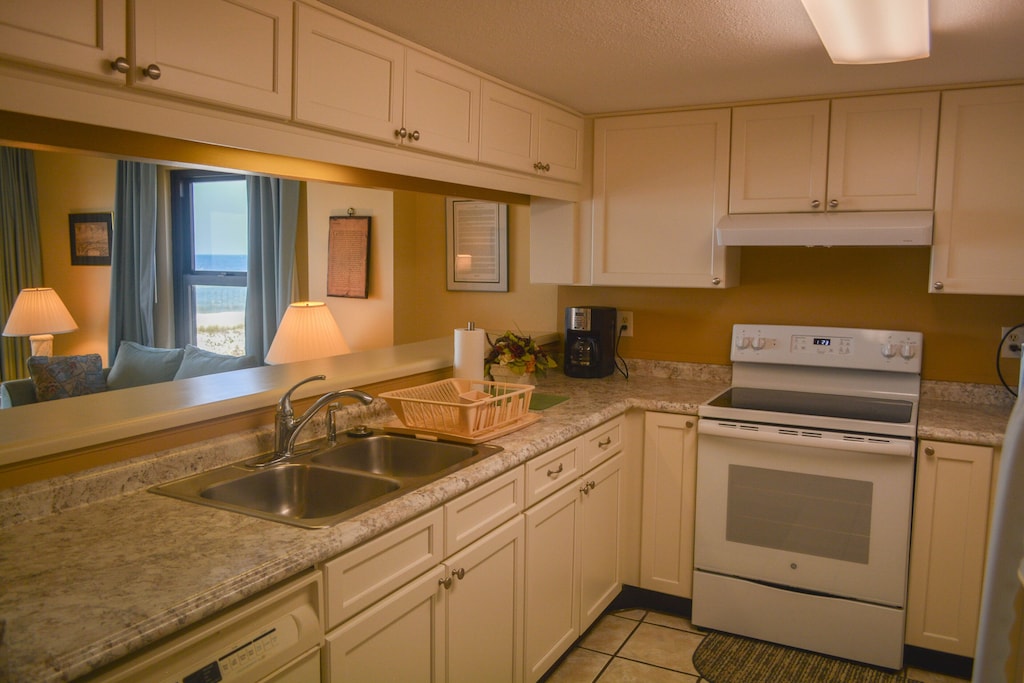Large fully equipped kitchen.