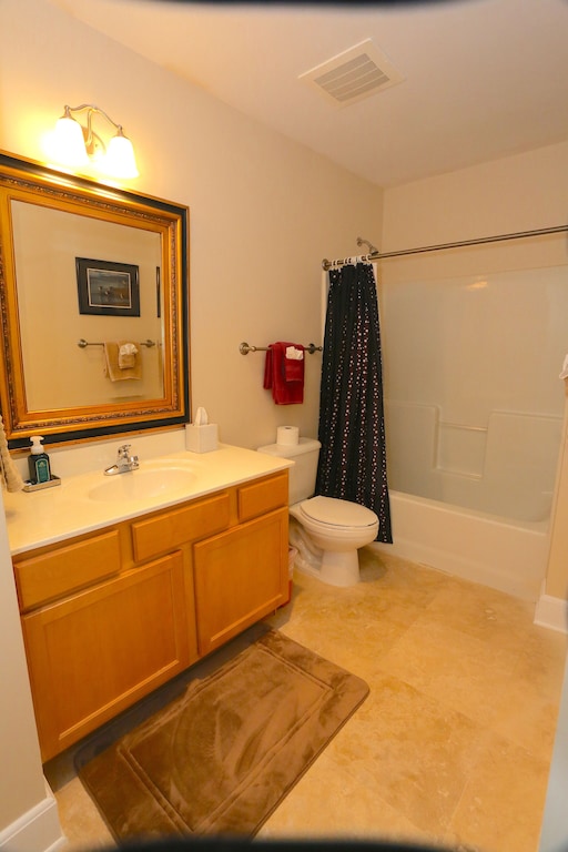 Main bath connected to twin bedroom