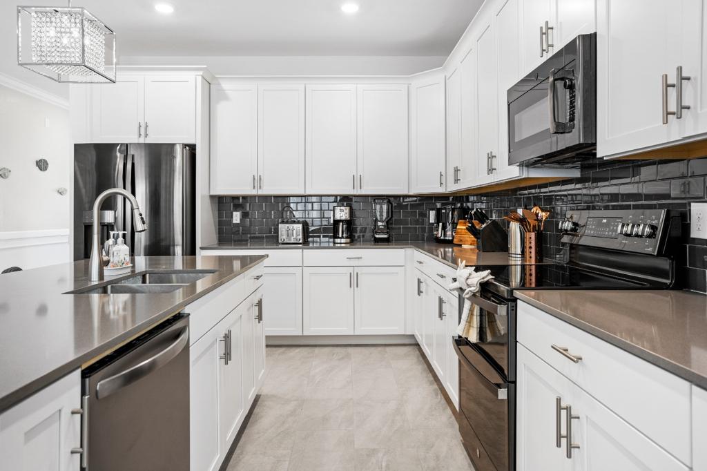 6 bedroom vacation house at Storey Lake - Image 9