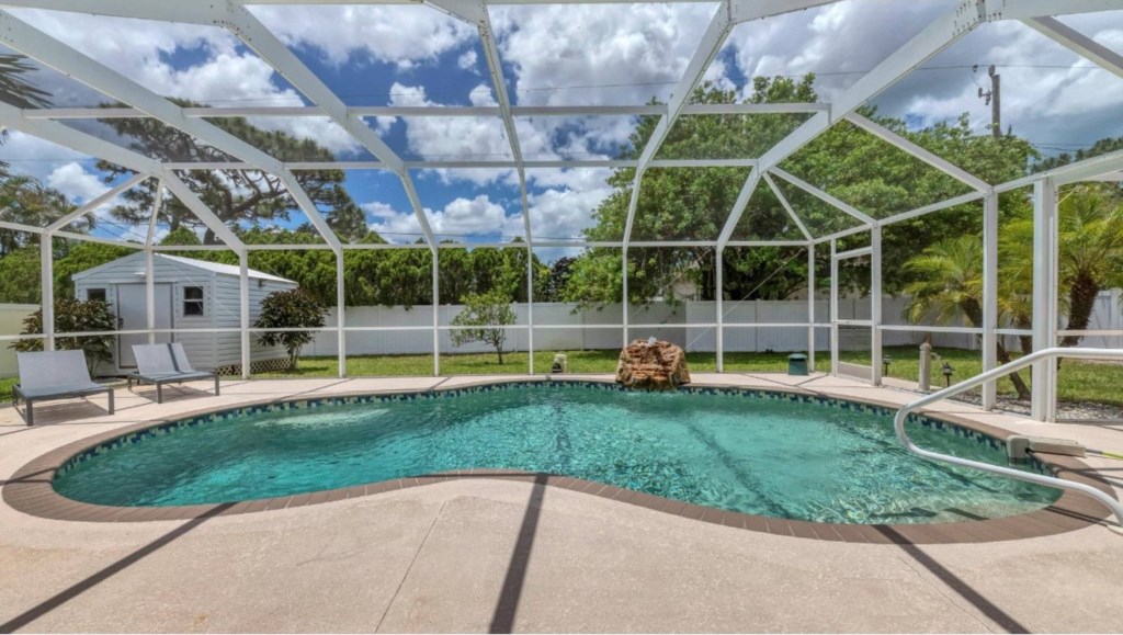 Serenity at Englewood Beach 2bd Home w/pool