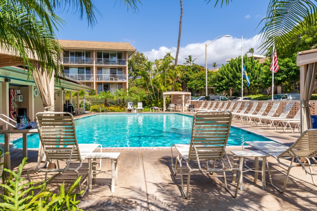 The complex has large pool, BBQ, shared laundry and walk across the street to Kamaole 2 Beach