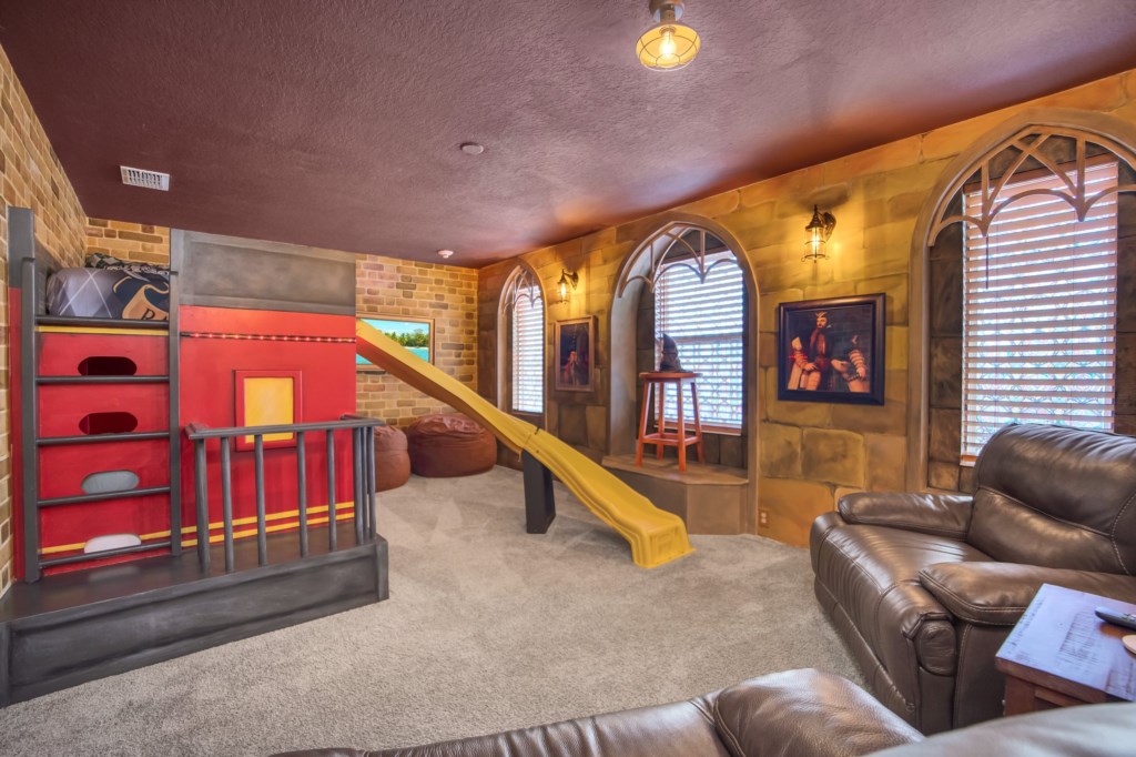 Harry Potter Room with bunk beds and slide