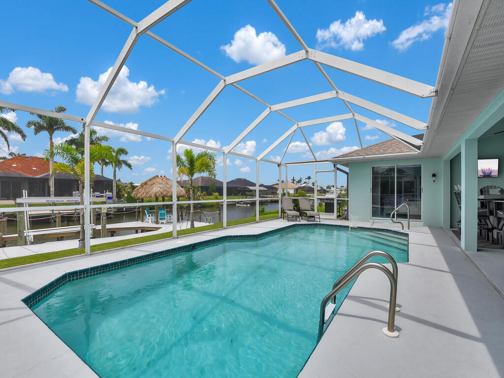 2118SW38thTerraceCapeCoralFL33914USA-003-044-RelaxPoolside-MLS_Size