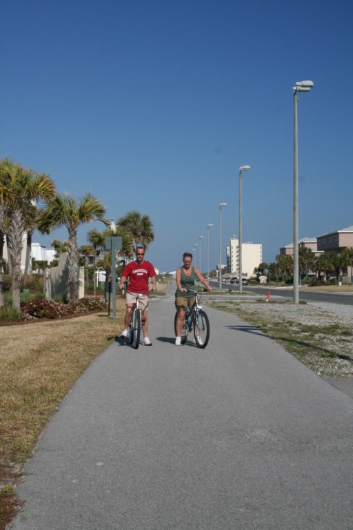 Great place to ride bikes or take a stroll along Fort Pickens Rd to Peg Leg Pete's for dinner.