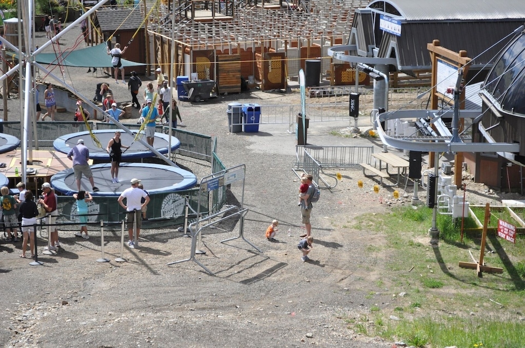 Bungee jumping at the amusement park at the base of Pk 8, access via the Gondola