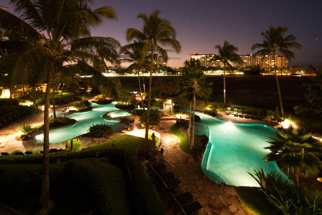 Beach Tower 307 - Nighttime Pool Views