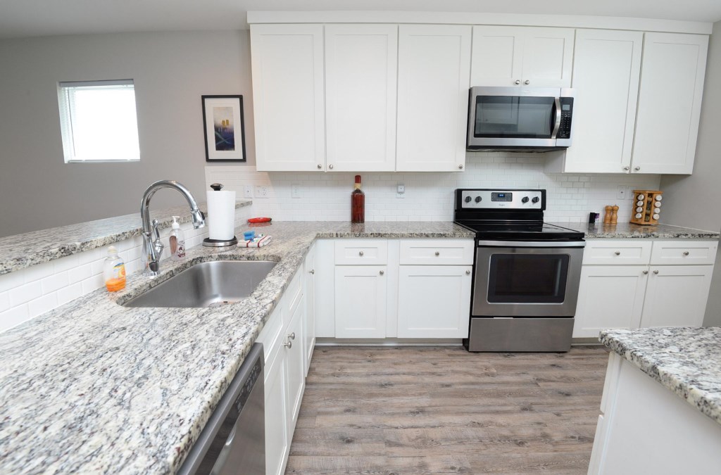 Kitchen | Fully Equipped | Dishwasher | Oven | Stove | Microwave