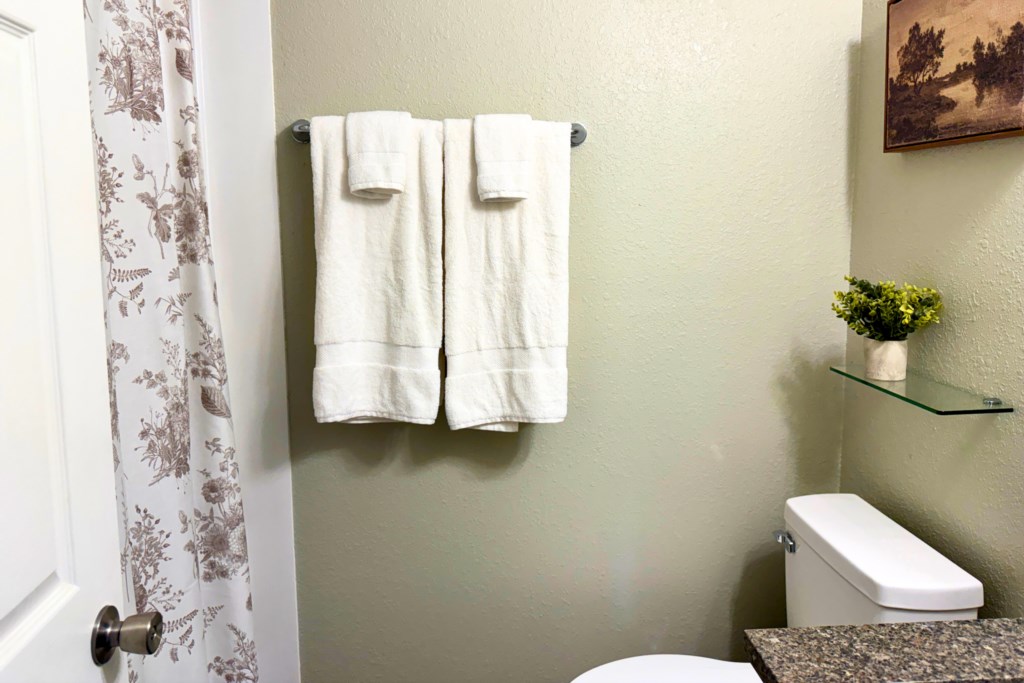 232 Mimosa Stay Bathroom-2
