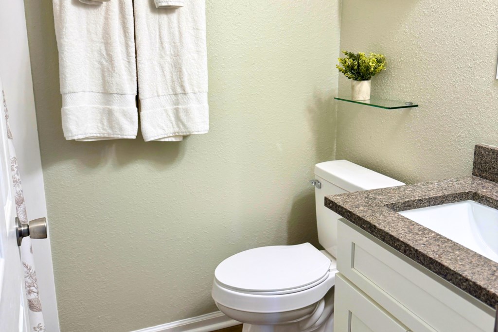 232 Mimosa Stay Bathroom 2