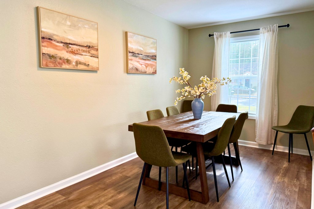 232 Mimosa Stay Dining Room