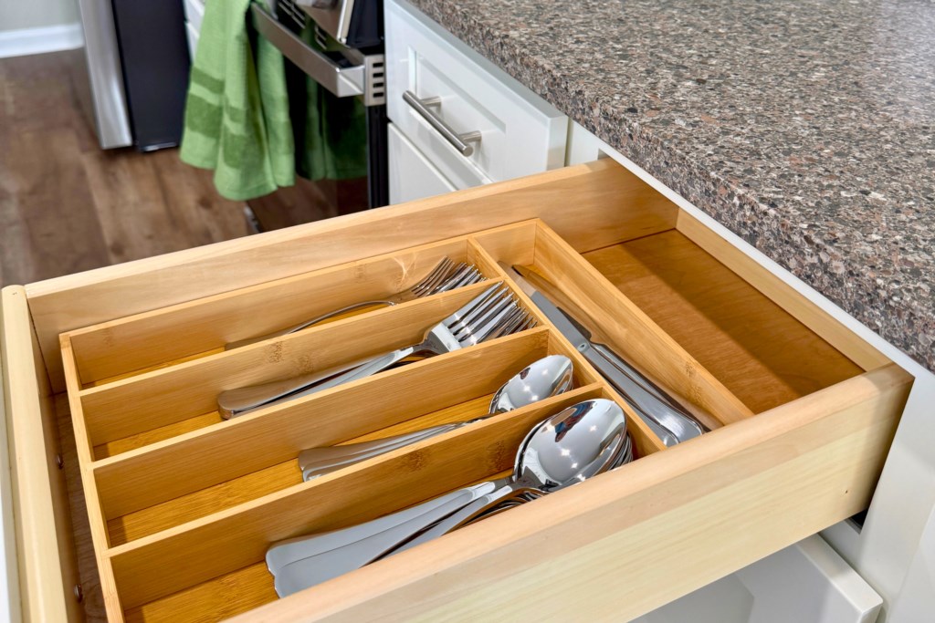 232 Mimosa Kitchen Utensils-2