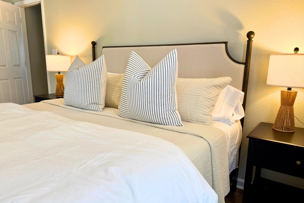 232 Mimosa stay Master King Bedroom-6
