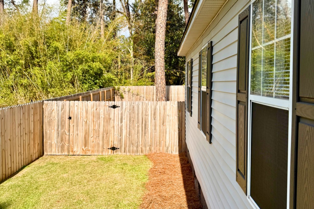 232 Mimosa Outside Side of House
