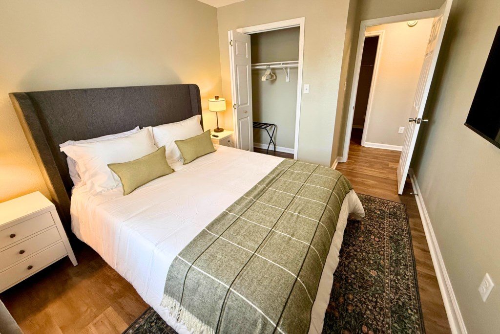 232 Mimosa Stay Queen Bedroom-3