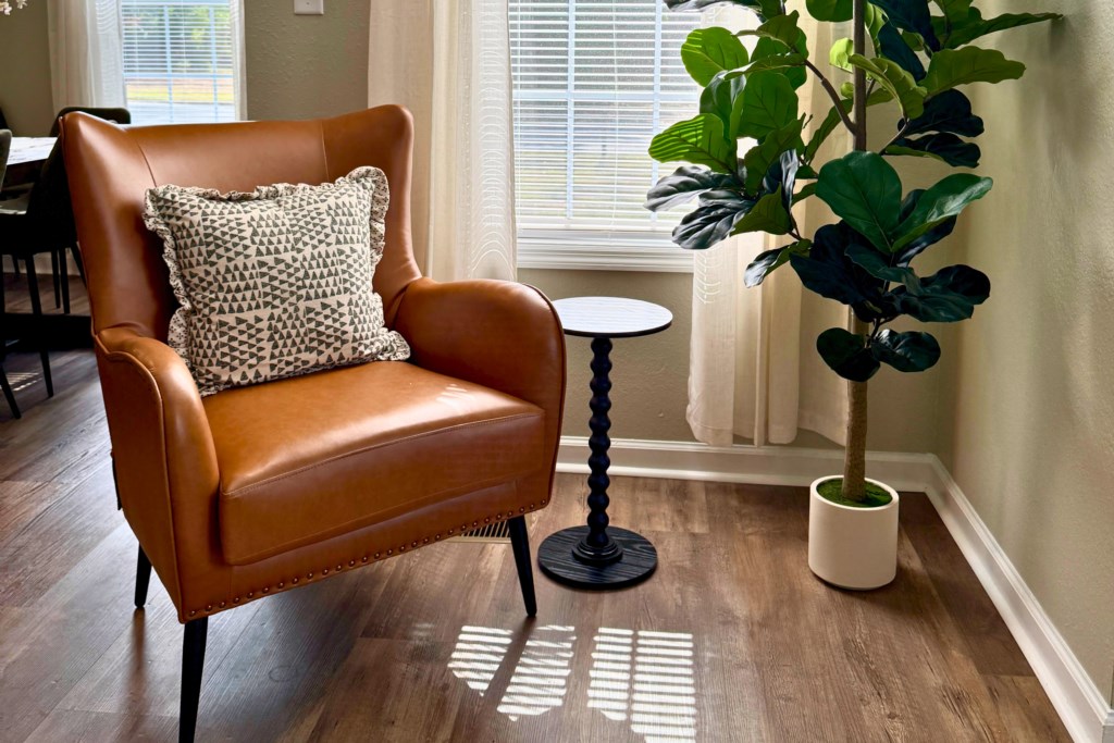 232 Mimosa Stay Sitting Area