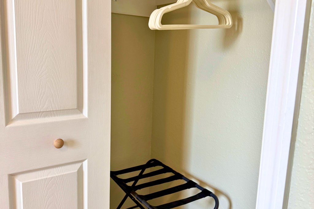 232 Mimosa Stay Closet