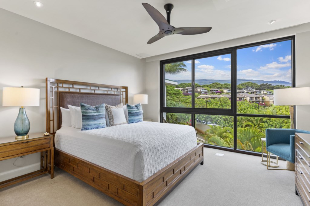 Mauka Mountain side Bedroom - has king size bed, big screen TV and mountain view of Haleakala