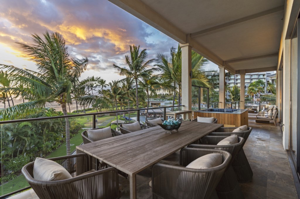 The Lanai - The outdoor dining area during sunset 