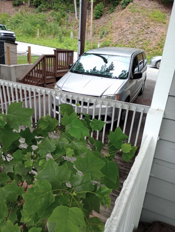 parking area on the side of the cottage