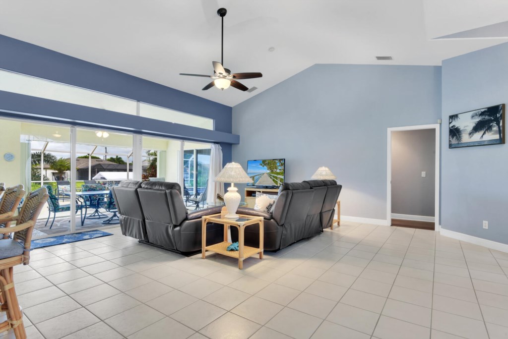 537 SE 2nd Street Cape Coral-large-021-043-Split Bedroom Floor Plan-1499x1000-72dpi.jpg