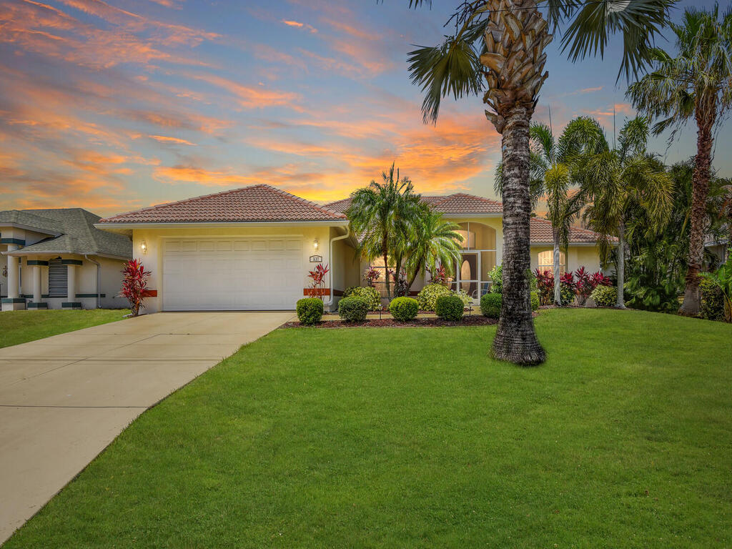 537 SE 2nd Street Cape Coral FL 33990 USA-003-033-Waterfront Single Family Pool Home-MLS_Size.jpg