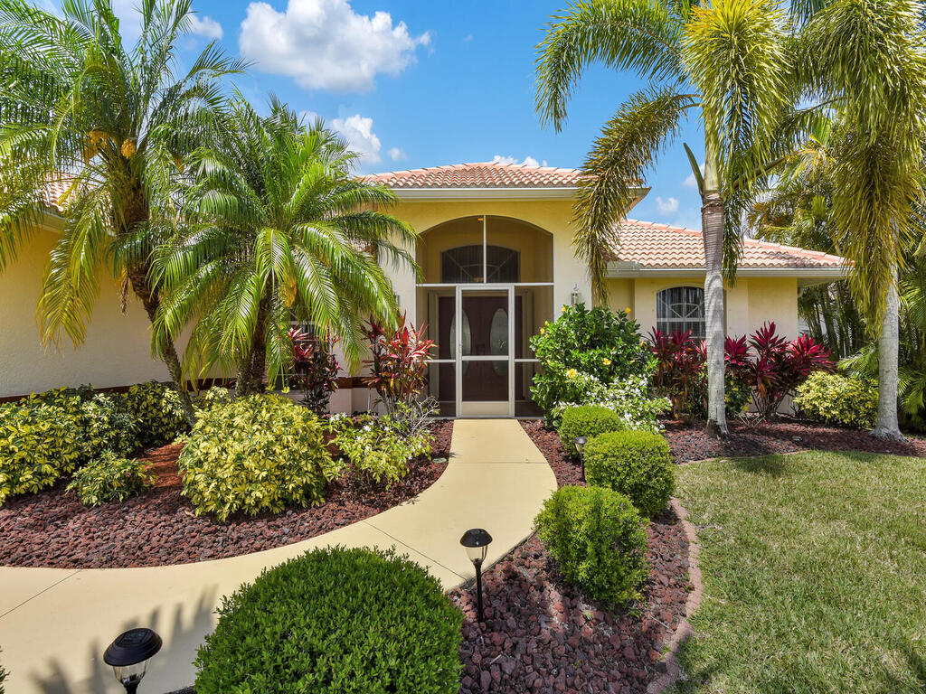 537 SE 2nd Street Cape Coral FL 33990 USA-004-031-Tropical Landscaping  Screened Front Entry-MLS_Siz