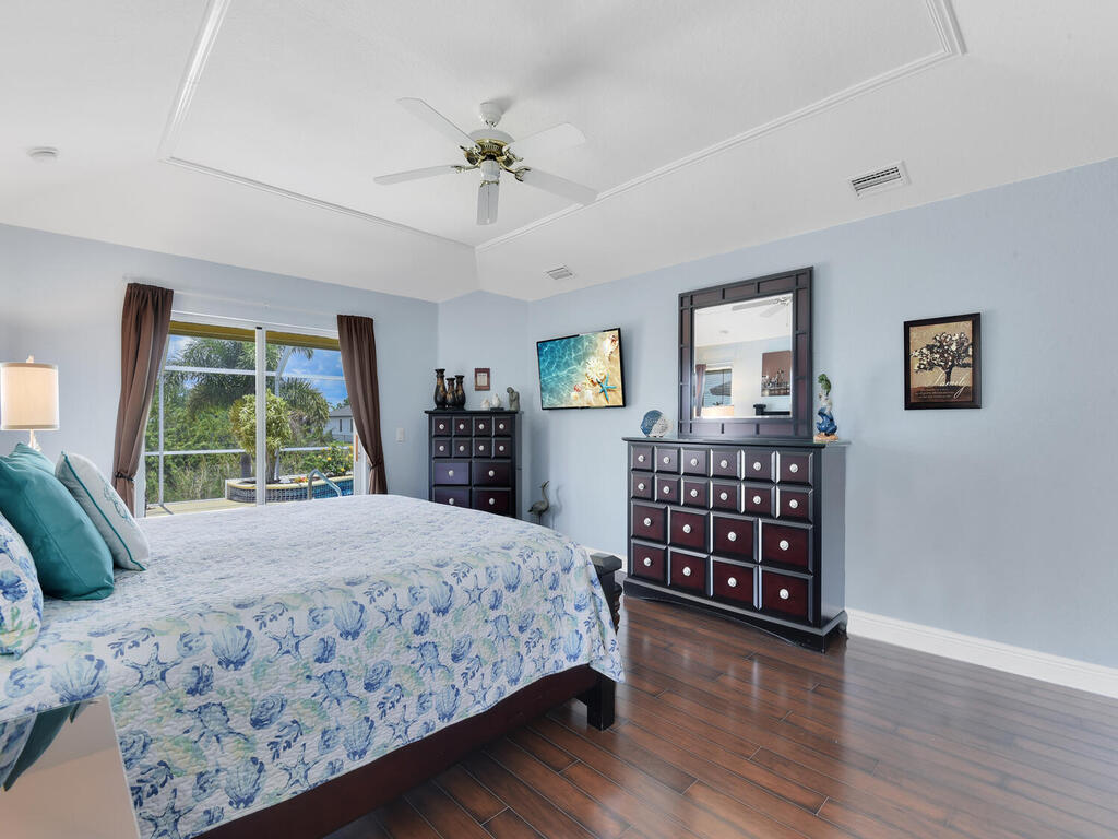 537 SE 2nd Street Cape Coral FL 33990 USA-021-012-Master Bedroom-MLS_Size.jpg