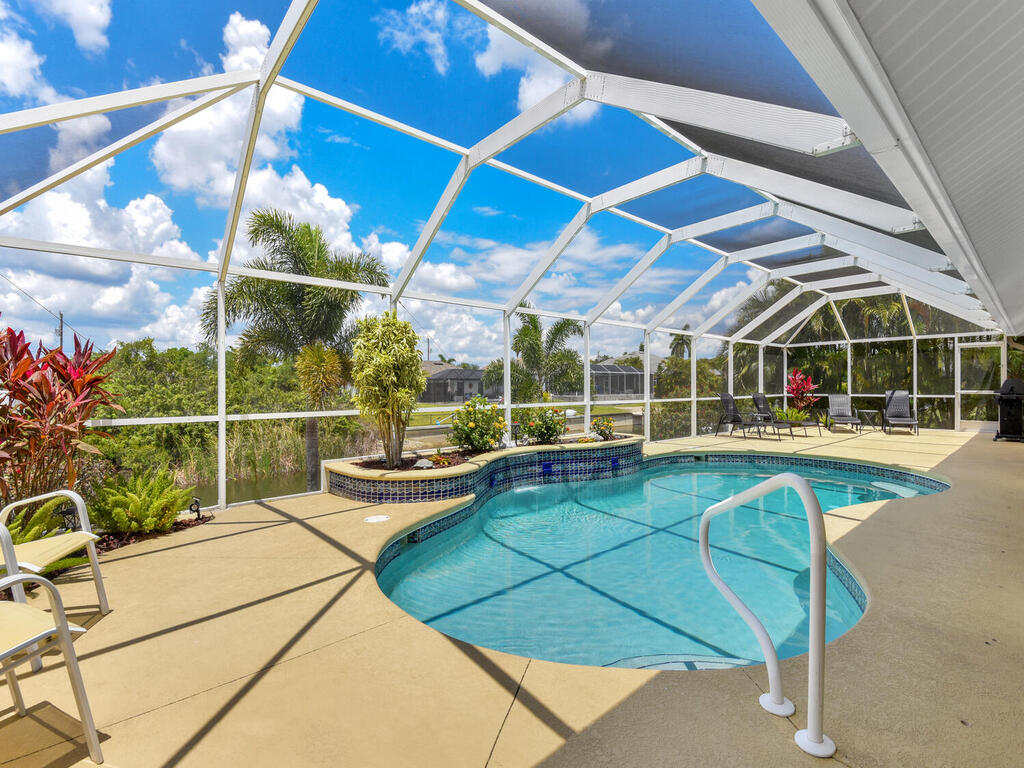 537 SE 2nd Street Cape Coral FL 33990 USA-033-022-Extended Pool Lanai-MLS_Size.jpg