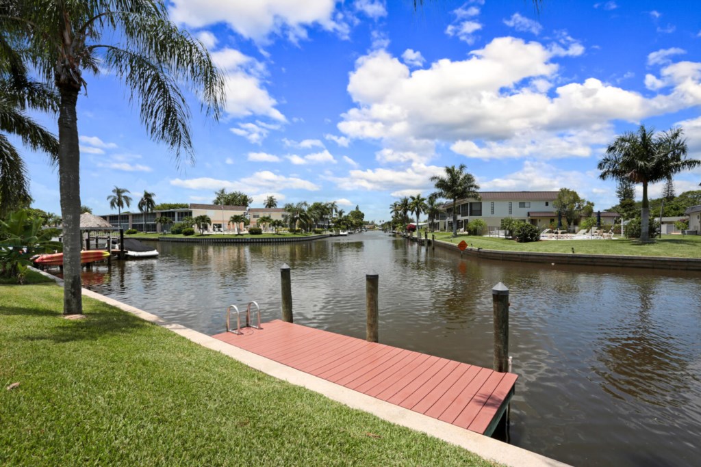 Located on the Bimini Canal intersecting with the Victoria Canal 