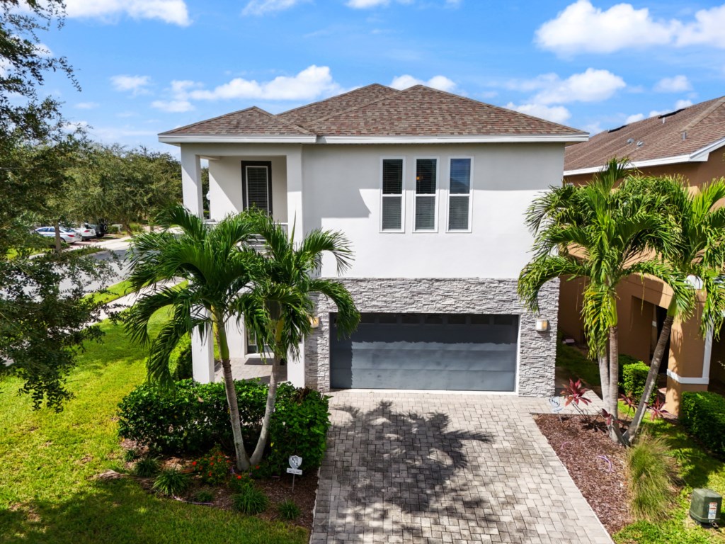 Elegant Family Home | Pool, Spa & Themed Rooms