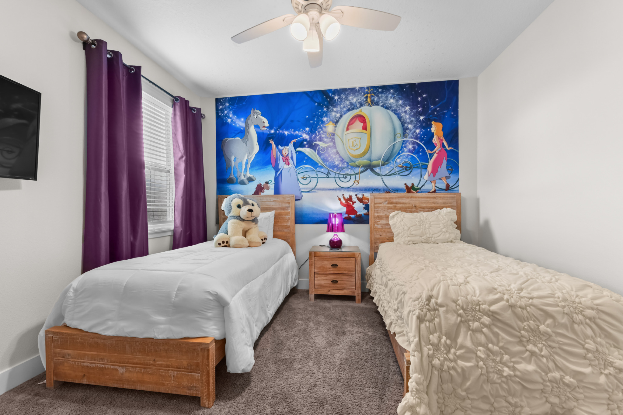 Elegant Family Home | Pool, Spa & Themed Rooms