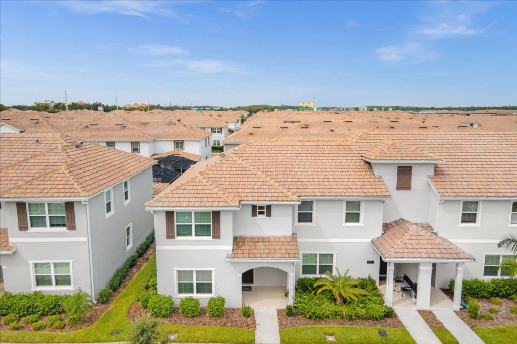 5 bedroom vacation townhouse at Storey Lake - Image 34