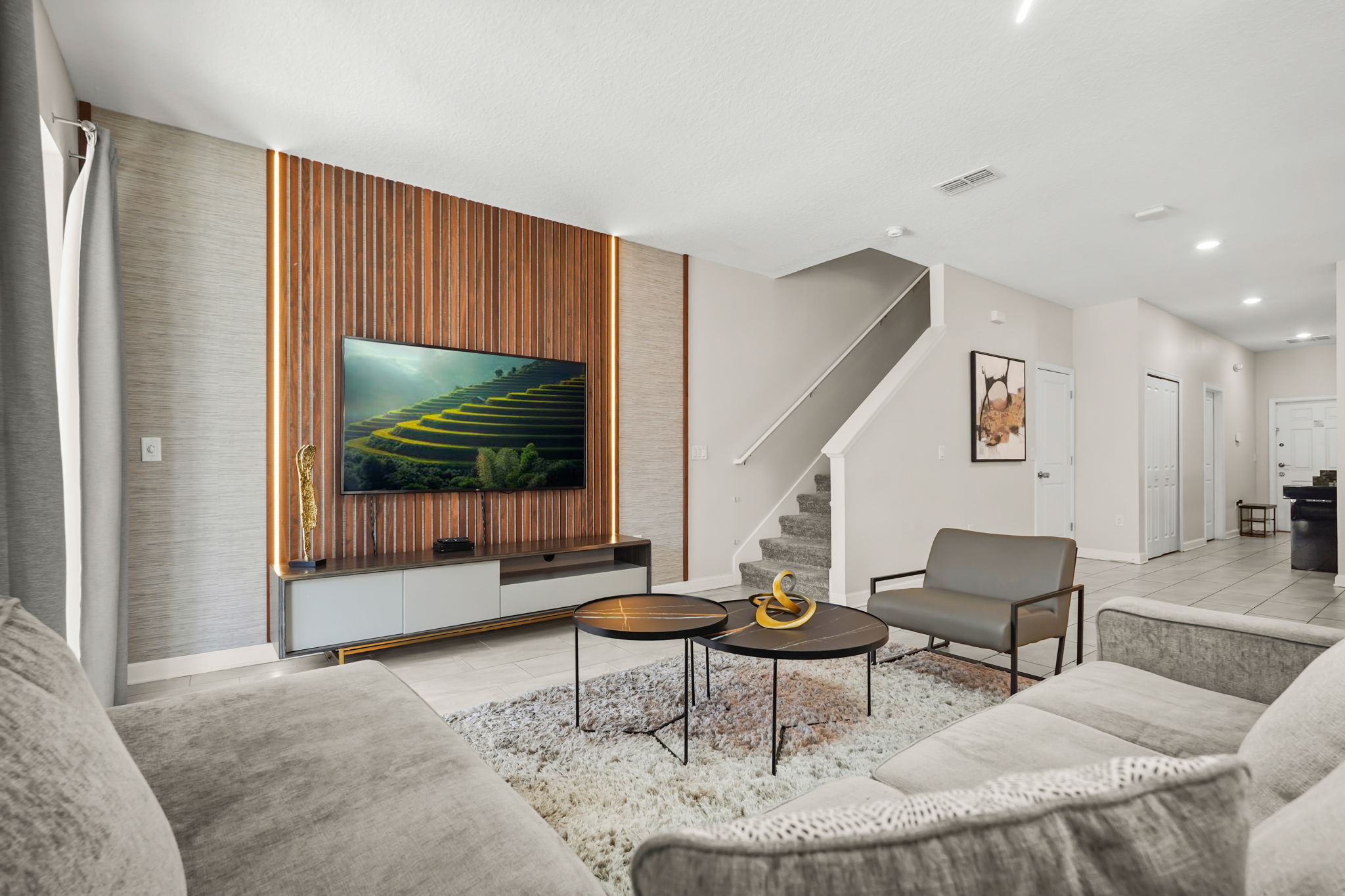 5 bedroom vacation townhouse at Storey Lake - Image 2