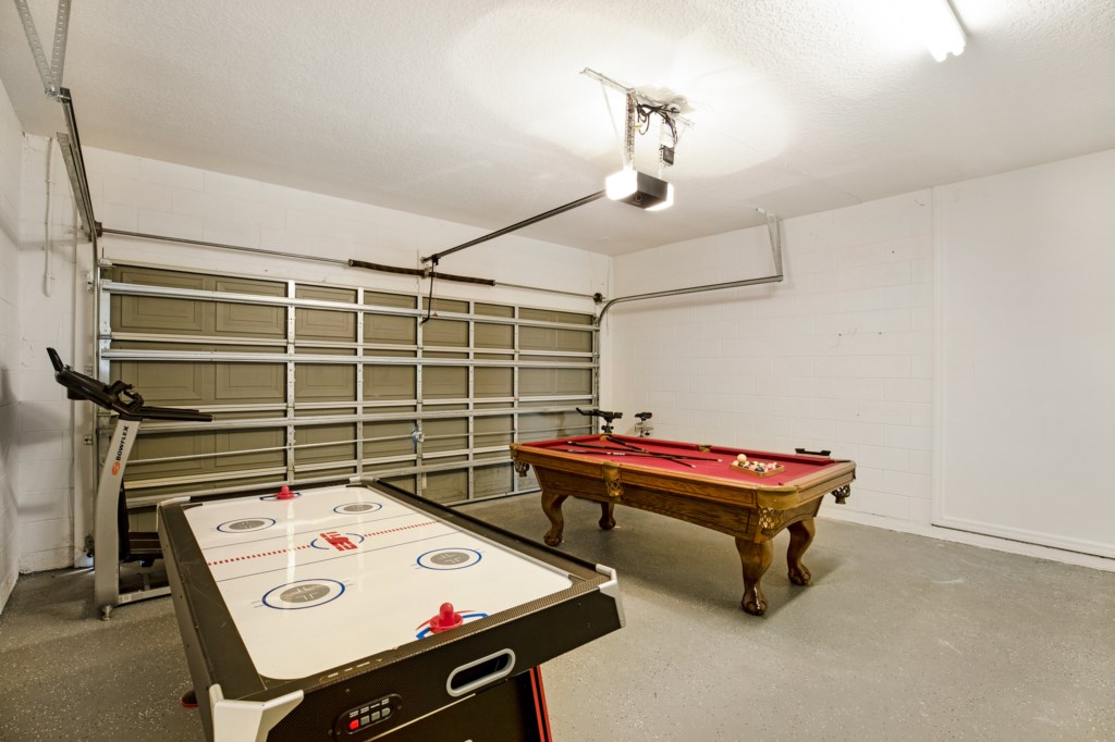 Games room/ Garage