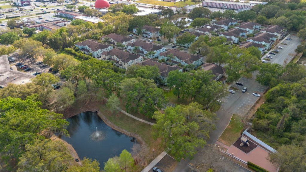 3 bedroom vacation townhouse at Lucaya Village - Image 43