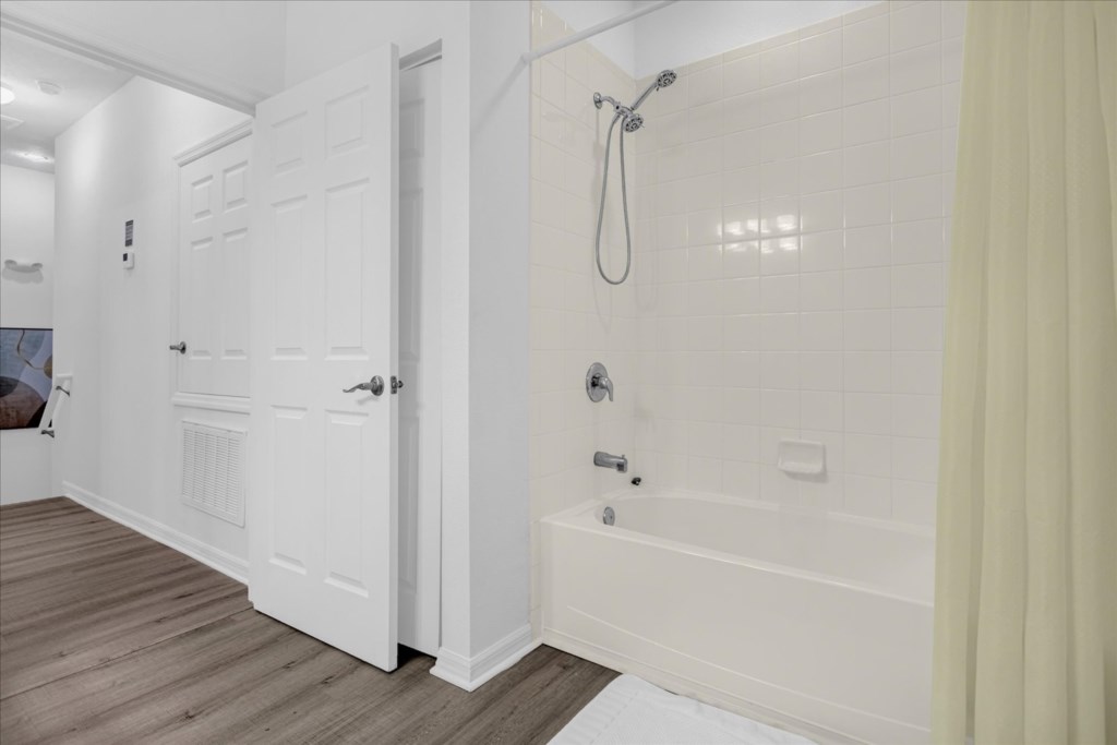 3 bedroom vacation townhouse at Lucaya Village - Image 17