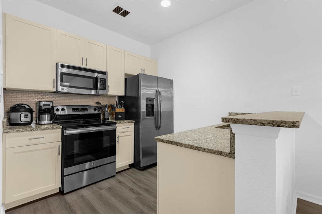 3 bedroom vacation townhouse at Lucaya Village - Image 6