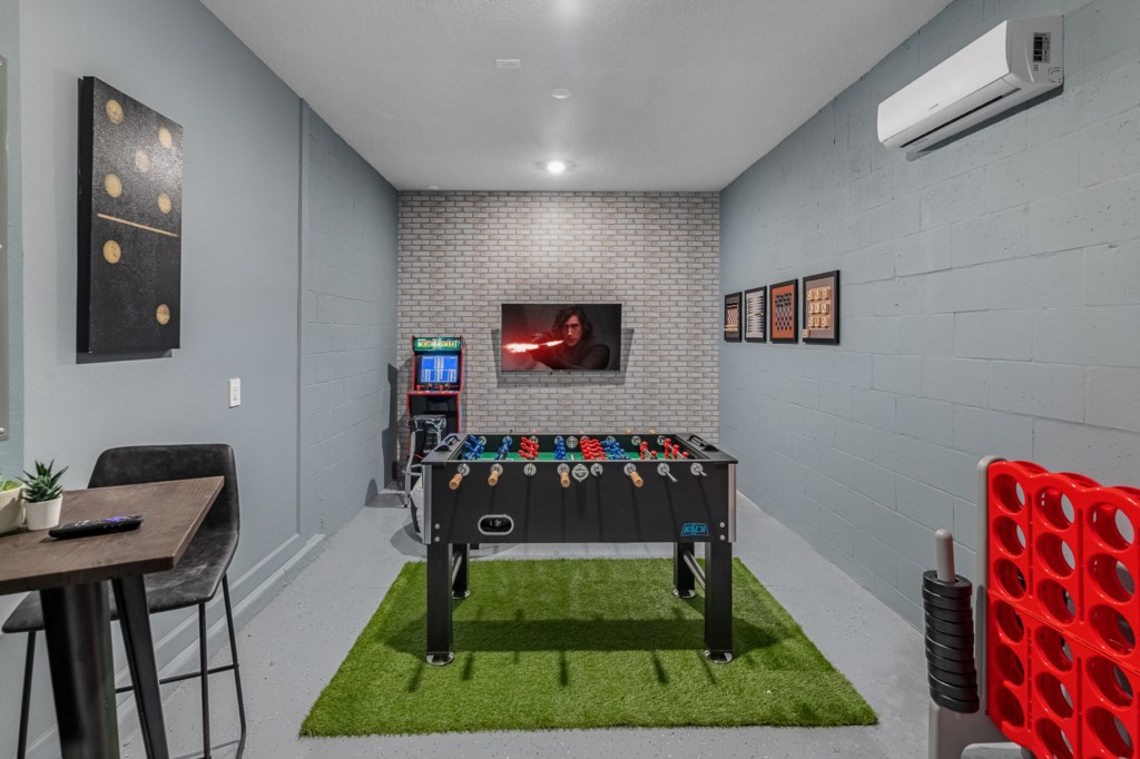 Games Room Foosball-Arcade-TV