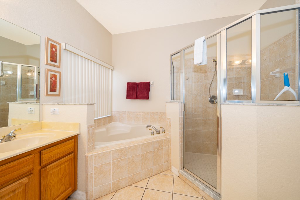 En-Suite Master Bathroom