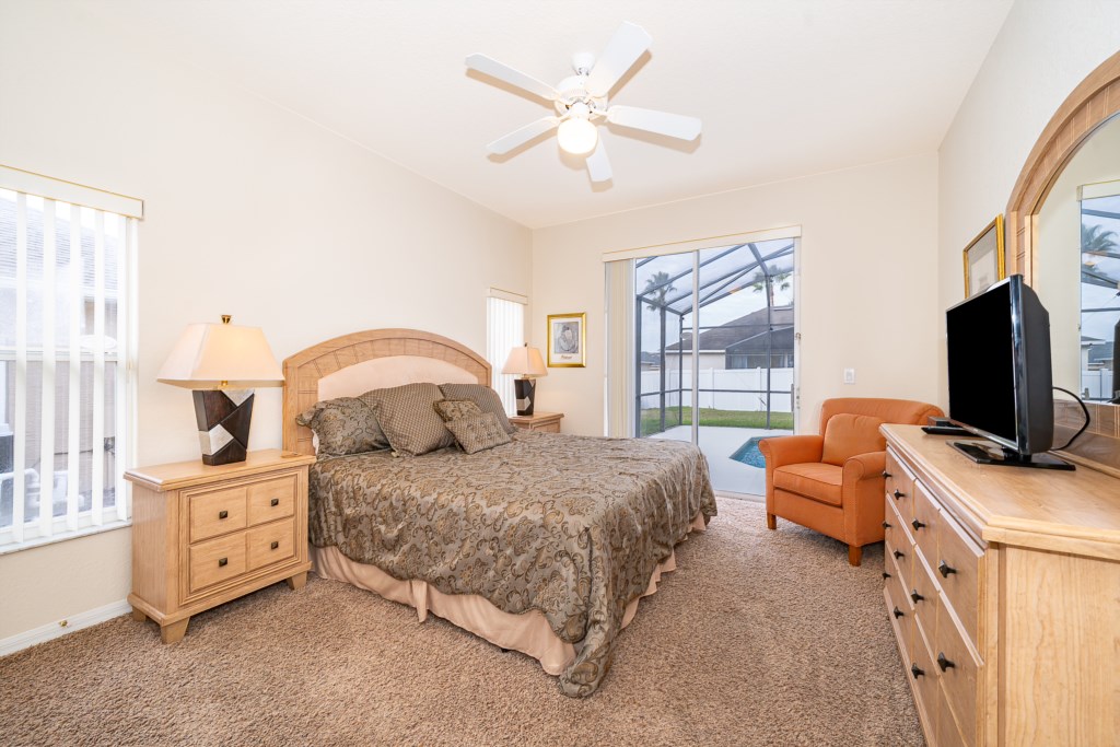 2nd Master Bedroom (King Bed)