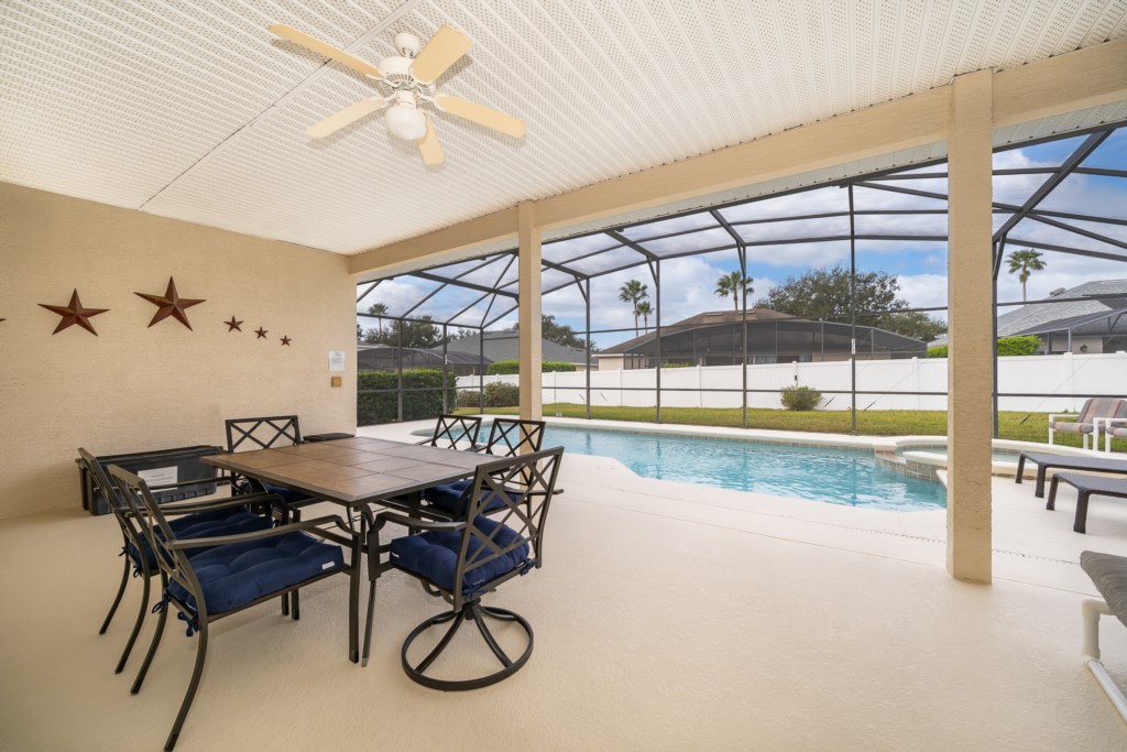 Outdoor Dinning Area