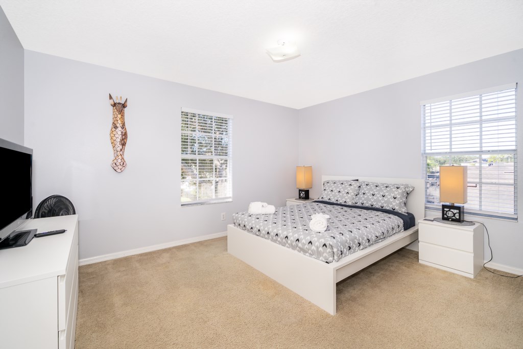 3rd Bedroom (Queen Bed)