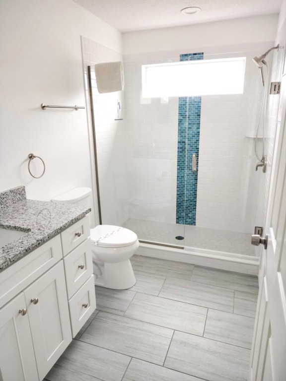 En-suite Bathroom Queen Upstairs