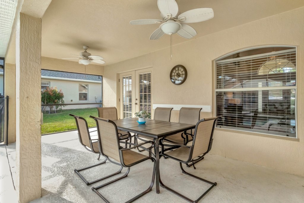 Outdoor Dinning Table