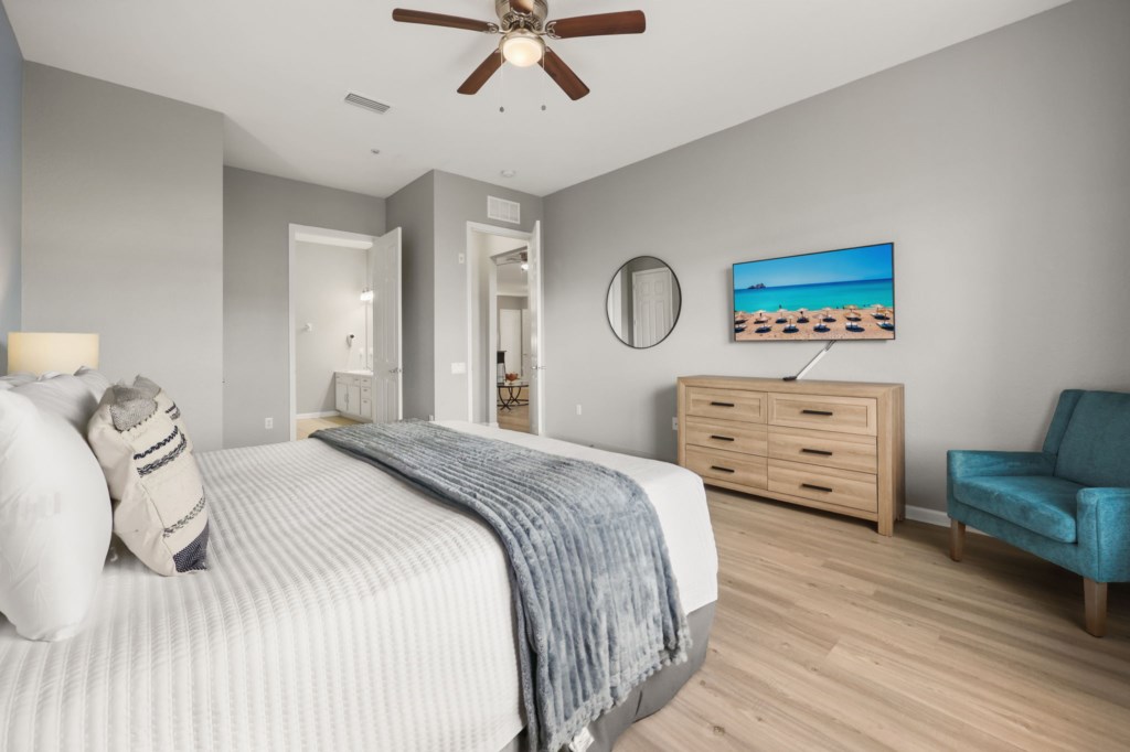 5048 Shoreway Loop Unit 401 (17).jpg